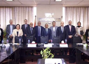  رجال الأعمال تبحث مضاعفة الاستثمارات العمانية في مجالات الأدوية والاقتصاد والتجارة (تفاصيل)