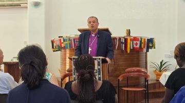 رئيس الطائفة الإنجيلية بمصر يشارك في خدمة الأحد بالكنيسة الدولية بقبرص رئيس الطائفة الإنجيلية بمصر يشارك في خدمة الأحد بالكنيسة الدولية بقبرص