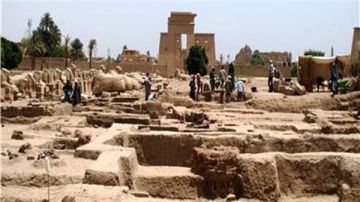 عاجل مدينة متكاملة.. تفاصيل الكشف الأثري الجديد بمعبد الكرنك عاجل مدينة متكاملة.. تفاصيل الكشف الأثري الجديد بمعبد الكرنك