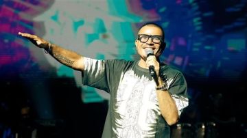 عمرو دياب يحي حفلا في جدة.. ويغني أغاني ابتدينا لأول مرة عمرو دياب يحي حفلا في جدة.. ويغني أغاني ابتدينا لأول مرة