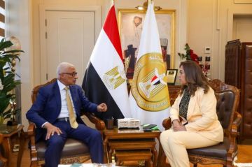 وزيرة التنمية المحلية ومحافظ شمال سيناء يتابعان جهود التنمية ومشروعات الخطة الاستثمارية فى العام المالي الجديد