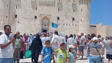 في عيدها القومي.. إقبال جماهيري كبير على المتاحف والمواقع الأثرية بالإسكندرية