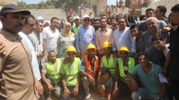 محافظ المنيا يضع حجر الأساس المرحلة الأولى من مبادرة بيوت الخير بعزبة الرملة بسمالوط