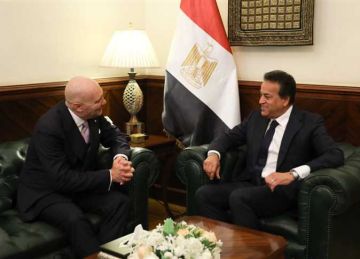 وزير الصحة يستقبل رئيس اتحاد الصناعات الدوائية بإيطاليا.. تفاصيل وزير الصحة يستقبل رئيس اتحاد الصناعات الدوائية بإيطاليا.. تفاصيل