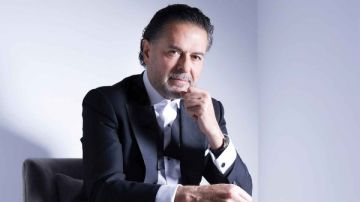 بعد قبلة الساحل.. راغب علامة يصدر بيانا رسميا بعد منعه من الغناء في مصر