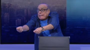 أشد أكتر لقطة طريفة على الهواء بين مذيع وأحمد نبيل رائد البانتومايم أشد أكتر لقطة طريفة على الهواء بين مذيع وأحمد نبيل رائد البانتومايم