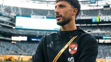 بهذه الطريقة .. وسام أبو علي يسعى لإعادة ود جمهور الأهلي