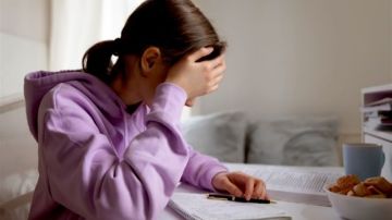 دعاء القلق والتوتر للطلاب قبل ظهور النتيجة.. عليك بهذه الكلمات دعاء القلق والتوتر للطلاب قبل ظهور النتيجة.. عليك بهذه الكلمات