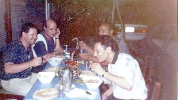 عشوة كوارع.. علي الحجار ينشر صورة تجمعه بـ أحمد زويل وسعيد صالح