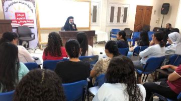 الأنبا باسيليوس يفتتح فعاليات الندوة التكوينية الثالثة لخدام الايبارشية