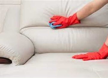 بمكون منزلي واحد.. تخلصي من رائحة الركنة أو الكنبة الكريهة