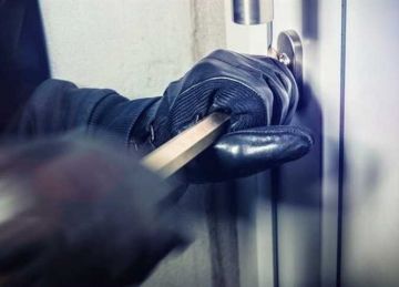  كيلو ذهب وعملات أجنبية .. تأييد حكم بالسجن 7 سنوات للمتهمين بسرقة لص في الوراق