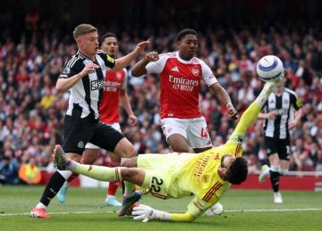 موعد مباراة أرسنال ضد نيوكاسل يونايتد مباشر اليوم.. والقنوات الناقلة المفتوحة مجانا