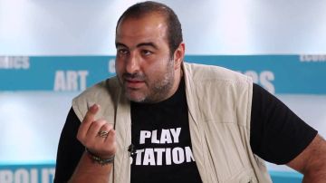 طليقة سامح عبد العزيز تروي موقفا مؤثرا أثناء مرضه طليقة سامح عبد العزيز تروي موقفا مؤثرا أثناء مرضه