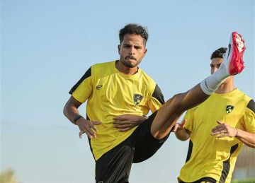 أحمد رفعت يهدي فوز دجلة على الزمالك لـ بونجا.. ويؤكد: جاهزين للمنافسة (خاص) أحمد رفعت يهدي فوز دجلة على الزمالك لـ بونجا.. ويؤكد: جاهزين للمنافسة (خاص)