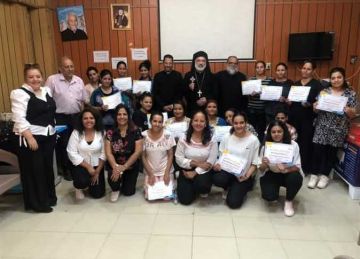 الأنبا باسيليوس يترأس الاحتفال بتخريج دفعة من مشروع الشابات العاملات