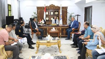 محافظ قنا يبحث إجراءات إحلال وتجديد نقطة الحماية المدنية بوسط المدينة