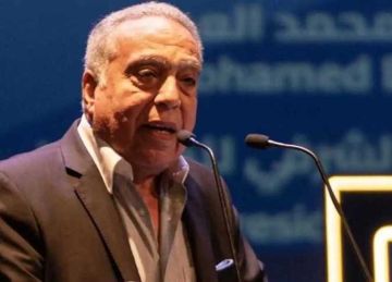 سيبوا لقب الملكي .. رئيس قناة الأهلي السابق يثير الجدل برسالة عن مباراة الريال وباريس  سيبوا لقب الملكي .. رئيس قناة الأهلي السابق يثير الجدل برسالة عن مباراة الريال وباريس