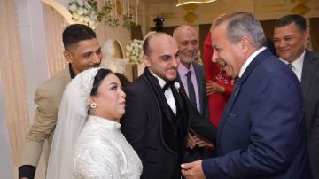 محافظ بورسعيد يشهد حفل زفاف اثنين من أبطال ذوي الهمم