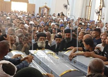 أجراس الحداد تقرع بكنائس في المنيا لفراق عرائس السماء (صور) أجراس الحداد تقرع بكنائس في المنيا لفراق عرائس السماء (صور)