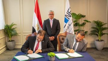 باستثمارات 970 مليون جنيه.. اقتصادية قناة السويس توقع عقد إنشاء مصنع منسوجات