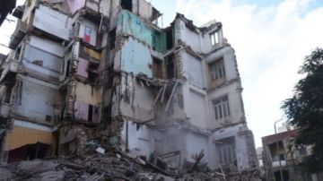 محافظ الإسكندرية الأسبق يكشف مفاجأة بشأن عقار العطارين المنهار محافظ الإسكندرية الأسبق يكشف مفاجأة بشأن عقار العطارين المنهار