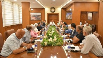 محافظ بورسعيد يعقد اجتماعا لمتابعة أعمال توصيل المرافق لاستاد النادي المصري