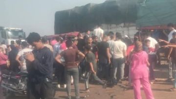 إصابة 9 أشخاص في تصادم ميكروباص ونقل بالطريق الإقليمي بالشرقية