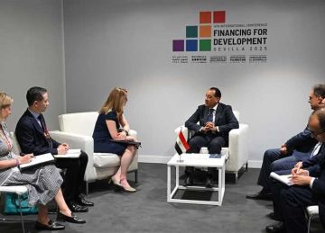 رئيس الوزراء يلتقي المديرة العامة للمنظمة الدولية للهجرة رئيس الوزراء يلتقي المديرة العامة للمنظمة الدولية للهجرة