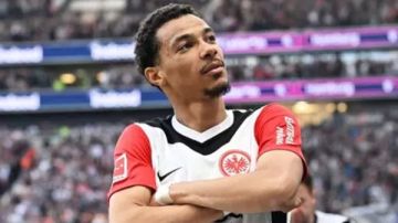 رسميا.. ليفربول يضم الفرنسي هوجو إيكيتيكي من فرانكفورت