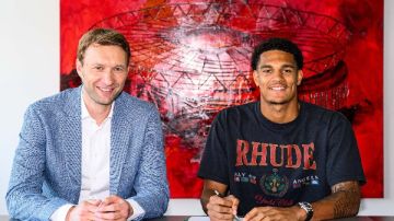 ليفربول يعلن رحيل لاعبه إلى باير ليفركوزن