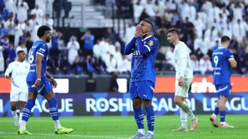 مش مصدق اللي عمله..إعلامي يشيد بـ مستوى الهلال السعودي أمام مانشستر