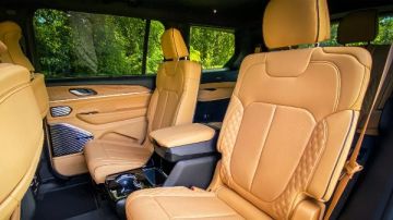 شكاوى أصحاب سيارات جيب من عيب بمسند الرأس في سياراتها