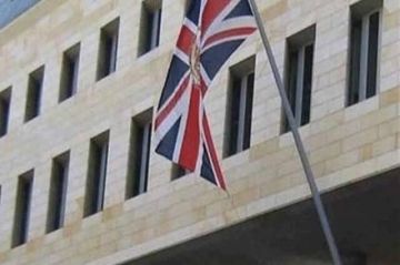 إغلاق مقر السفارة البريطانية بالقاهرة بعد إزالة الحواجز الأمنية إغلاق مقر السفارة البريطانية بالقاهرة بعد إزالة الحواجز الأمنية