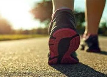 دراسة: المشي السريع لمدة 15 دقيقة يوميا قد يطيل عمرك أكثر من ساعات من المشي البطيء