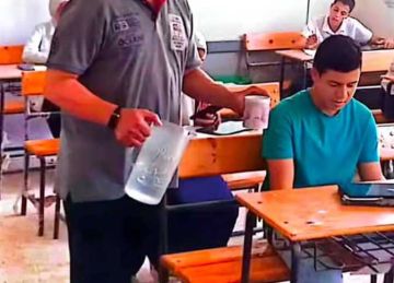 مدير مدرسة أشروبة: النظارة السوداء تسببت في غضب المحافظ