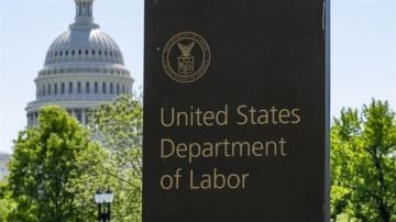 أقالها ترامب من منصبها.. من هي إريكا ماكينتارفر؟