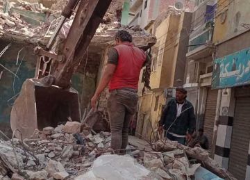 حفاظا على الأرواح.. إزالة عقار آيل للسقوط بمدينة بلبيس في الشرقية حفاظا على الأرواح.. إزالة عقار آيل للسقوط بمدينة بلبيس في الشرقية