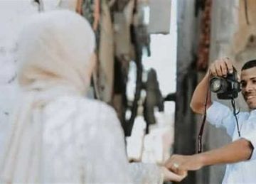 حين يسبق الموت الزفاف.. القصف يطفئ حلم الصحفيين محمد سلامة وهلا عصفور حين يسبق الموت الزفاف.. القصف يطفئ حلم الصحفيين محمد سلامة وهلا عصفور