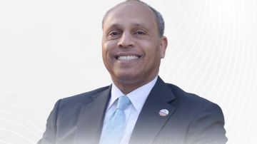 رئيس حزب الاتحاد يدعو لمشاركة المصريين بانتخابات الشيوخ بالداخل: مسؤولية وطنية في لحظة فارقة رئيس حزب الاتحاد يدعو لمشاركة المصريين بانتخابات الشيوخ بالداخل: مسؤولية وطنية في لحظة فارقة