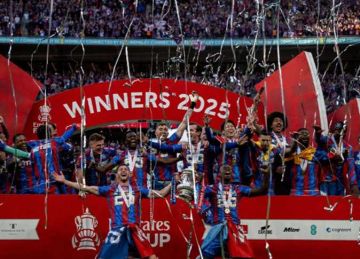 يويفا يصدم كريستال بالاس بعد ساعات من تتويجه بالدرع الخيرية يويفا يصدم كريستال بالاس بعد ساعات من تتويجه بالدرع الخيرية