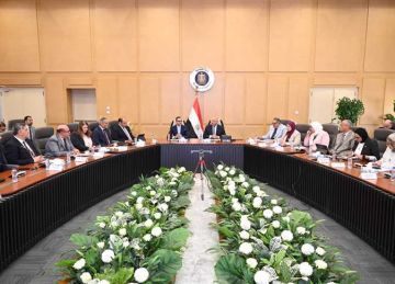 للتخفيف عن كاهل المستهلك.. وزير الصناعة يكلف بإعداد دراسة متكاملة عن السعر العادل للأسمنت للتخفيف عن كاهل المستهلك.. وزير الصناعة يكلف بإعداد دراسة متكاملة عن السعر العادل للأسمنت