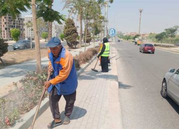 وقف عمل عمال النظافة خلال ساعات الذروة في نجع حمادي