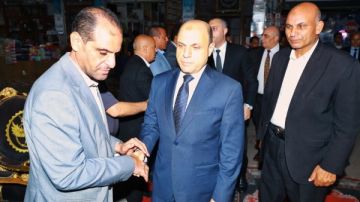 المحافظ يؤدي واجب العزاء في وفاة والد رئيس مركز ومدينة كفر الشيخ.. صور