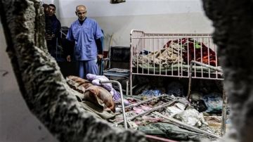 تفاصيل جديدة حول الهجوم الإسرائيلي على مستشفى ناصر في غزة تثير غضبا دوليا متزايدا تفاصيل جديدة حول الهجوم الإسرائيلي على مستشفى ناصر في غزة تثير غضبا دوليا متزايدا