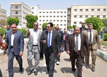 خلال تفقده لأعمال صيانة وتطوير المدينة الجامعية.. رئيس جامعة القاهرة يؤكد الالتزام بأعلى معايير الجودة