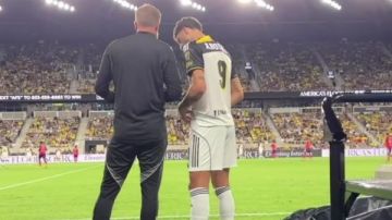 كولمبوس الأمريكي يحتفل بمشاركة وسام أبوعلي في أول مباراة مع الأسود والذهب