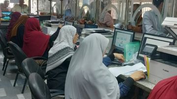 محافظ بني سويف يناقش تقرير اللجنة المشرفة على سير العمل بالمراكز التكنولوجية