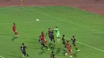 الأهلي يواصل الضغط أمام مودرن والتعادل السلبي يسيطر بعد مرور 30 دقيقة