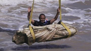 الصحف العالمية تحتفي باكتشاف مدينة غارقة عمرها 2000 عام بالإسكندرية